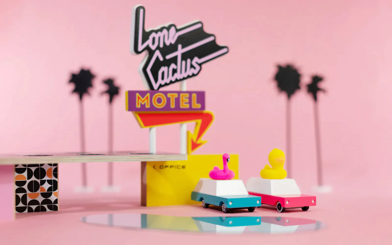 * Candylab Toys Speelgoedauto | Flamingo Wagon - Image 2