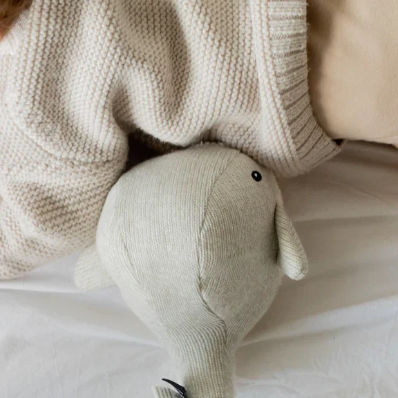 Flow Amsterdam Oplaadbare Knuffel Met Hartslag Moby Whale | Grey - Image 5