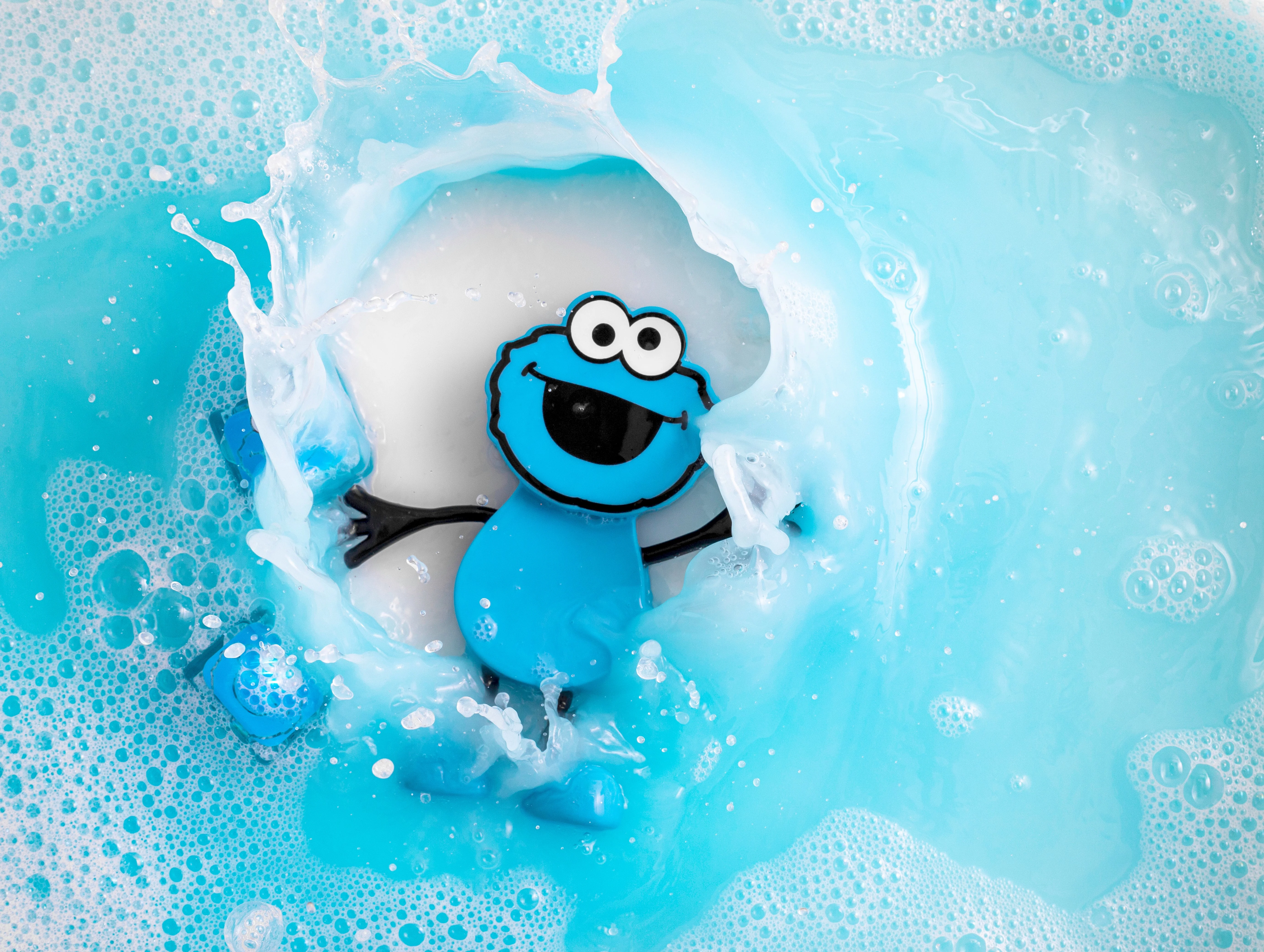 Glo Pals Light Up Sensory Toy Badspeeltje Blauw | Cookie Monster - Image 3
