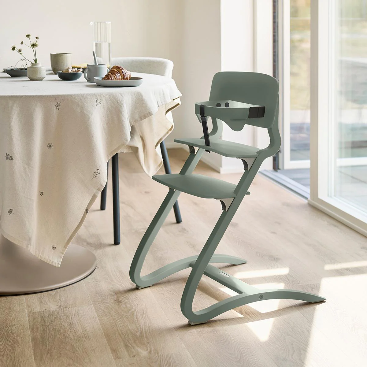 Leander Meegroei Eetstoel Veiligheidsbeugel | Sage Green - Image 4
