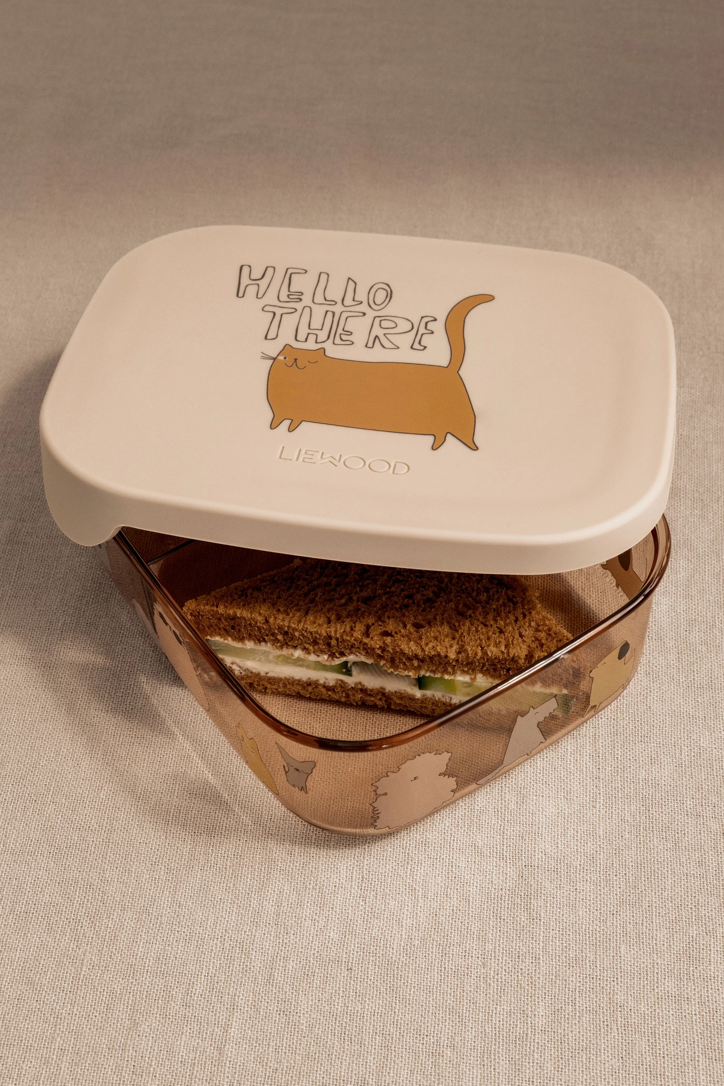 Liewood Arthur Tritan Lunchbox | Cats And Dogs / Sandy - Image 3