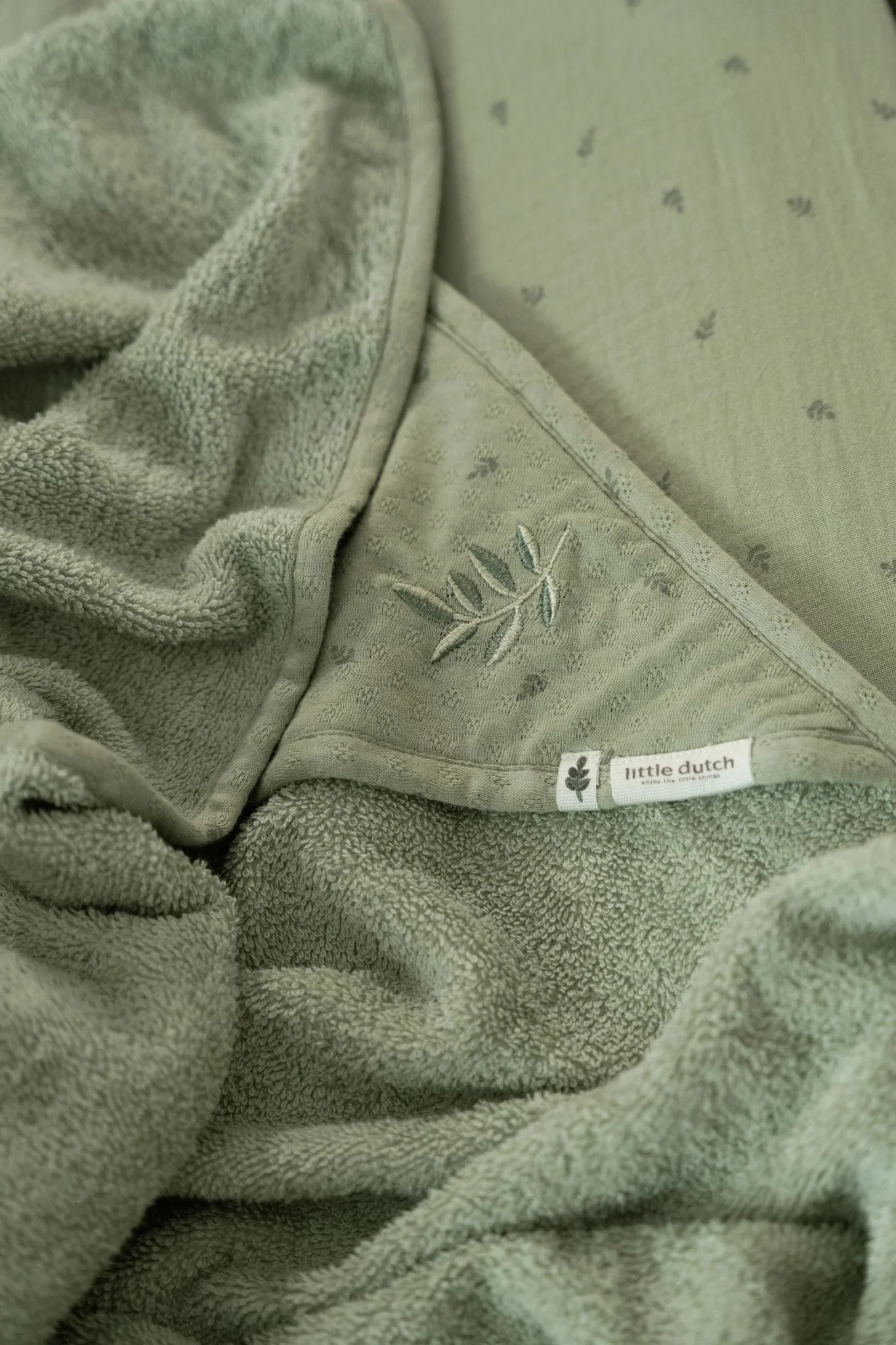 Little Dutch Badcape 100x100 | Pure Sage - Image 5