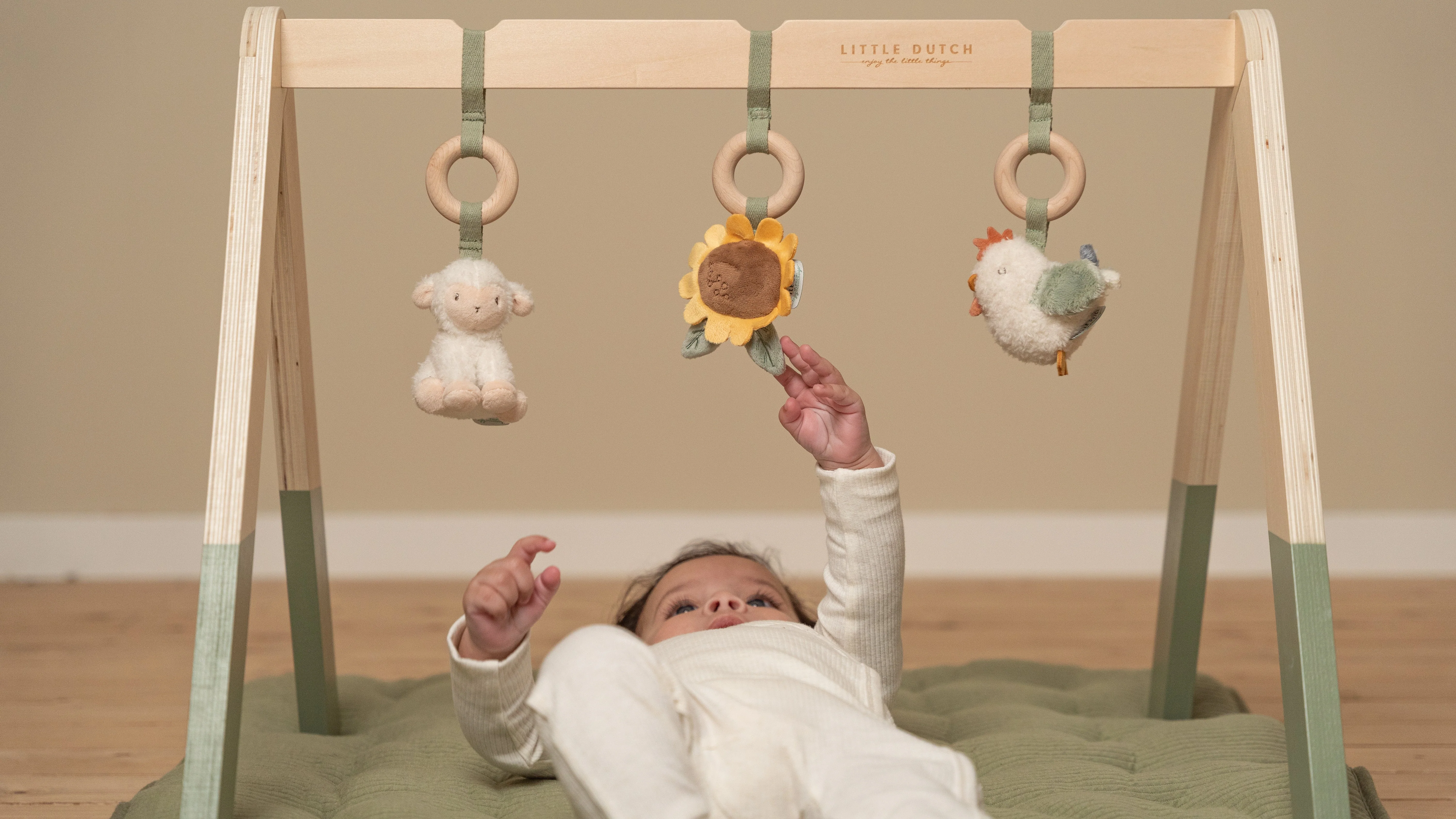 Little Dutch Houten Babygym Met Speeltjes | Little Farm - Image 10