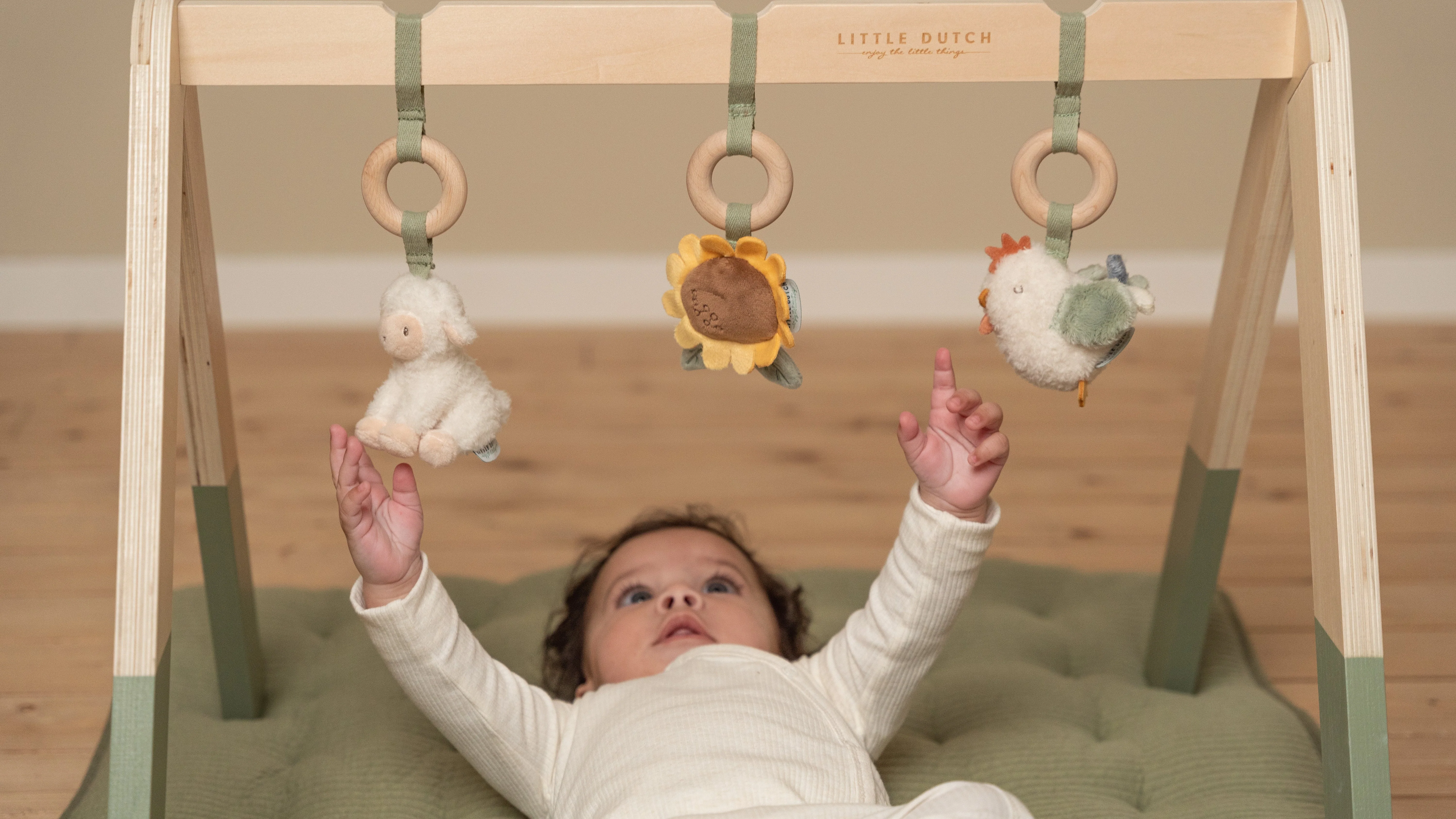 Little Dutch Houten Babygym Met Speeltjes | Little Farm - Image 8