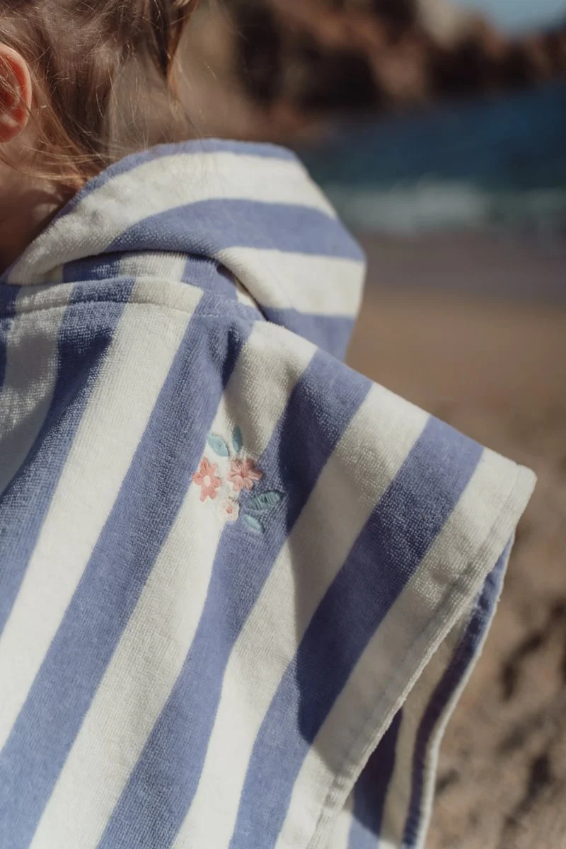 Little Dutch Strandponcho | Dreamy Purple Stripe - Image 6