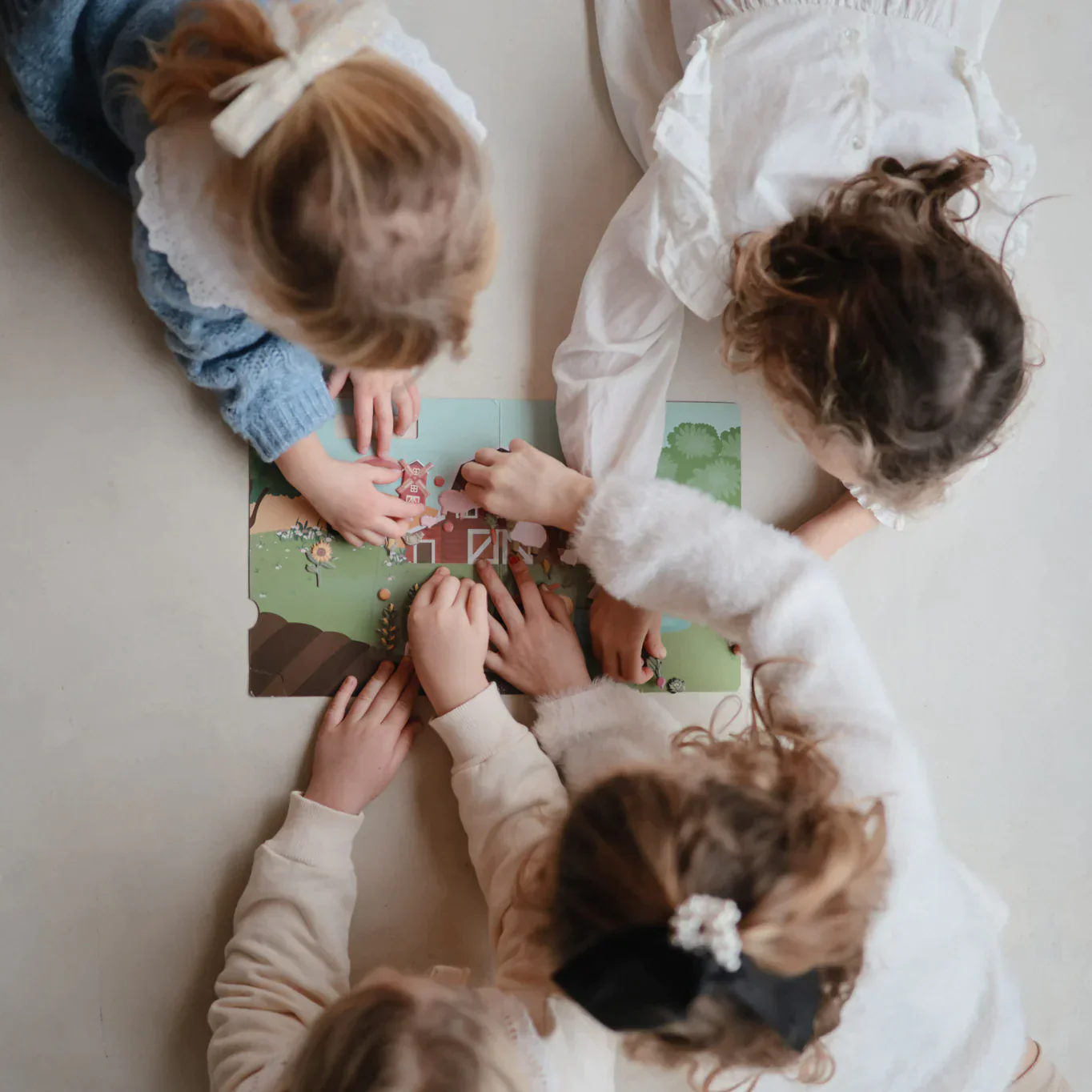 Mushie Sticker Boek Met Herbruikbare Stickers | Farm - Image 3