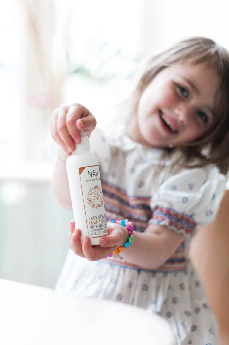 Naïf Easy Styling Hair Lotion - Image 3